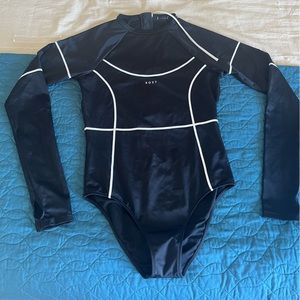 Roxy Fitness Long Sleeve UPF 50 Rash Guard ANTHRACITE - one piece